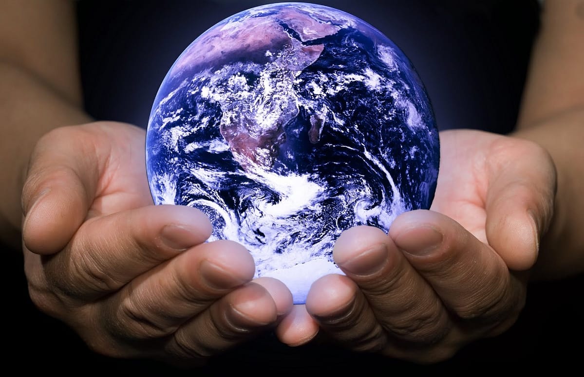 crop-0-0-2391-1545-0-earth-in-hands2.jpg - Minimally Invasive Carpal Tunnel Surgery